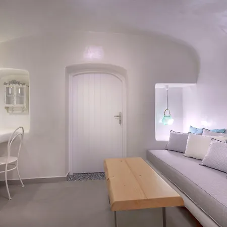 秘密传奇套房酒店 5* 伊亚