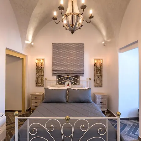 秘密传奇套房酒店 5* 伊亚