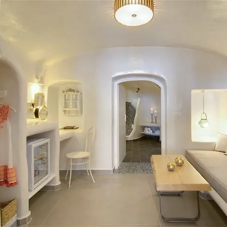 Secret Legend (adults Only) Oia (Santorini)